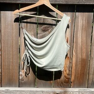 one shoulder crop top